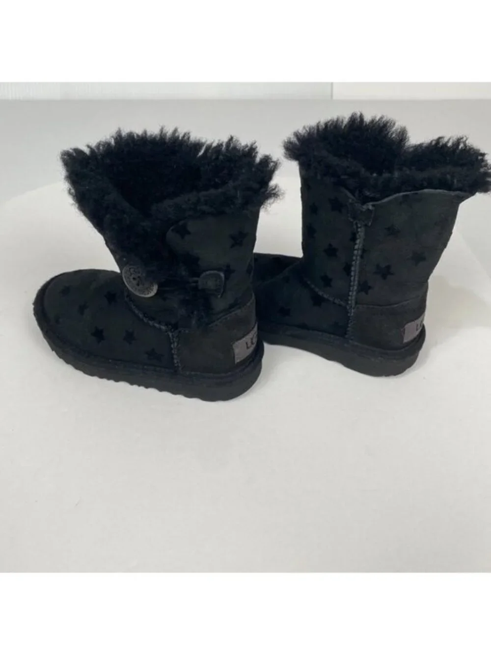 UGG‎ Kid’s Classic Boots Black Star Pattern Size 8 Girls Winter Snow Comfort